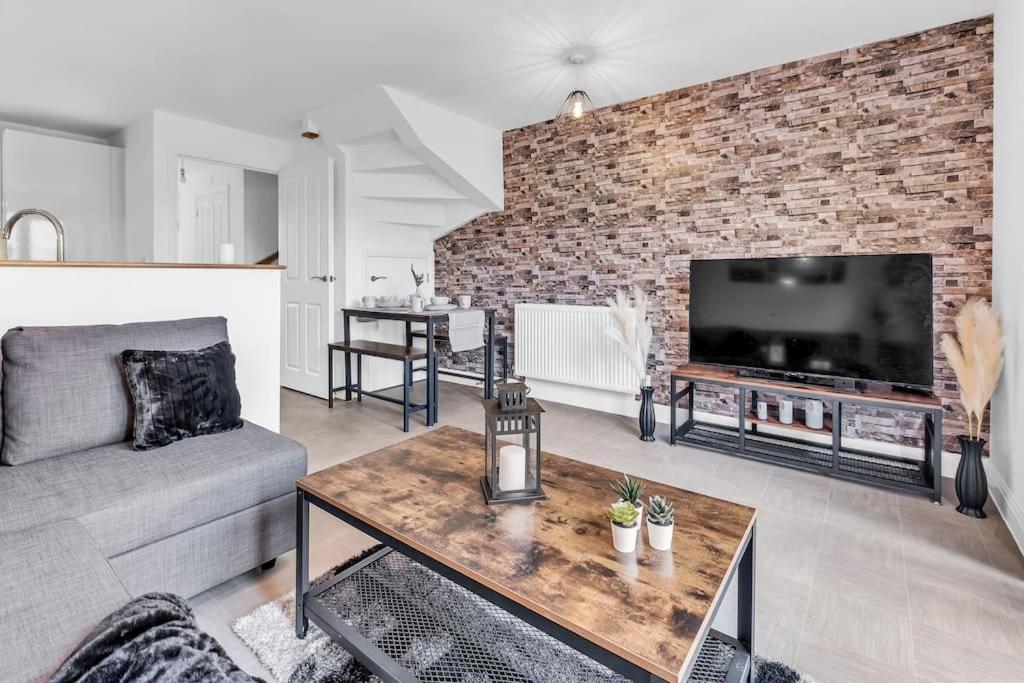 Beautiful 5 Bedroom Home In The City Centre With Gated Parking Birmingam Exterior foto