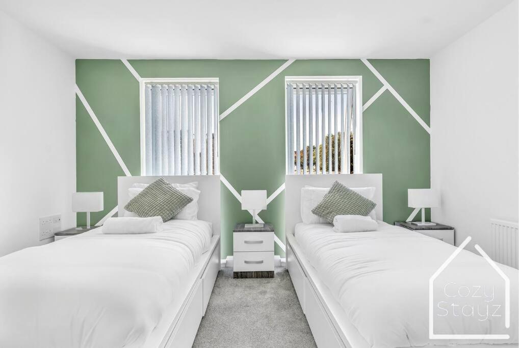 Beautiful 5 Bedroom Home In The City Centre With Gated Parking Birmingam Exterior foto